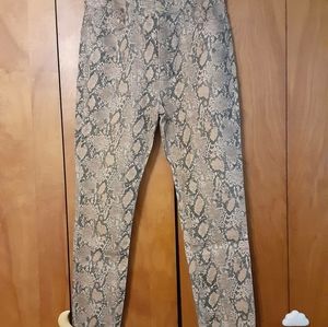 NWOT FRAME Snakeprint Skinny Jeans